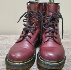 dr. martens maroon boots size 6
